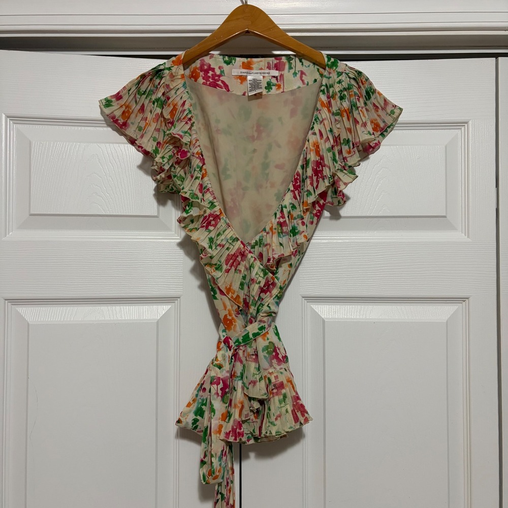Diane von Furstenberg Wrap Top Womens 4 Floral Pleated Ruffle Coquette Core